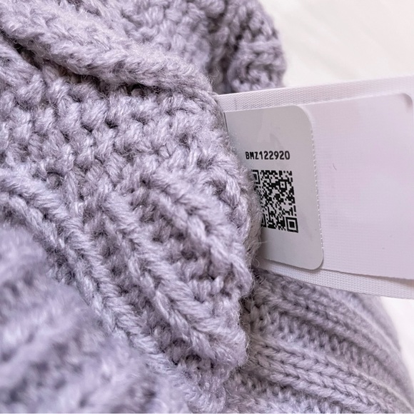 The North Face Women’s Oh Mega Fur Pom Beanie - Picture 6 of 7